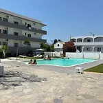Sunrise Aparthotel 3*